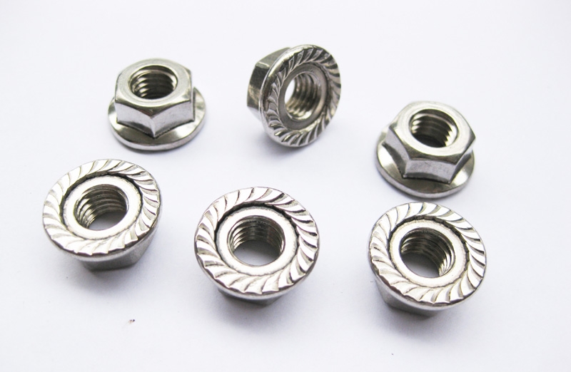 Bảo quản ECU liền long đen M8 đúng cách